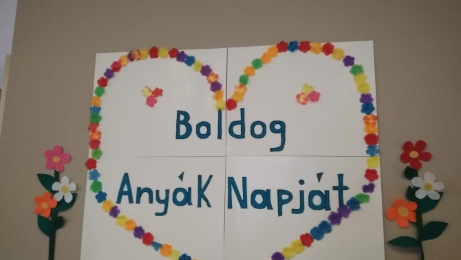 Boldog Anyák napját