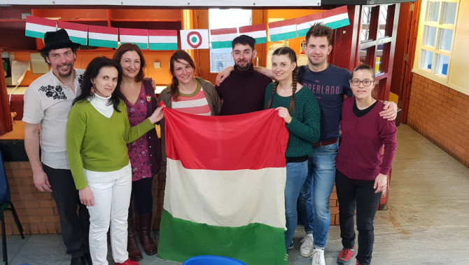 Bristoli Magyar Néptáncegyüttes