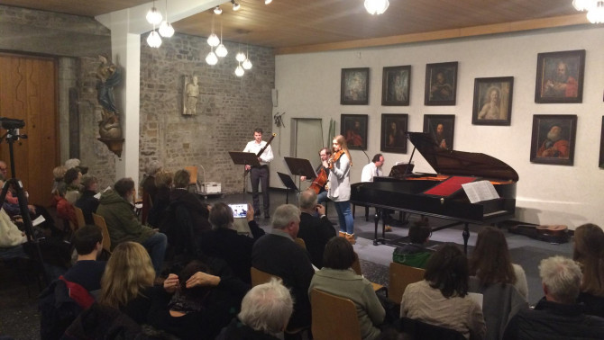 jótékonysági koncert