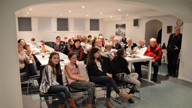 https://www.facebook.com/HungariaKlubHelsingborg/photos/pcb.579025265627472/579024088960923/?type=3&theater